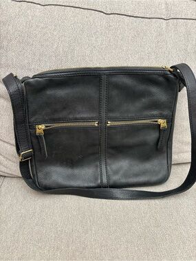 Black Leather Fossil Cross Body Bag with Dual Zip Front Pockets Purse